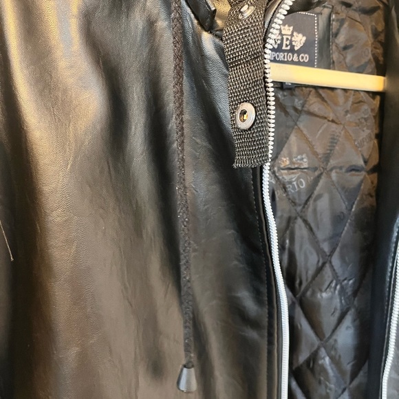 Never been worn designer leather jacket - Picture 4 of 6